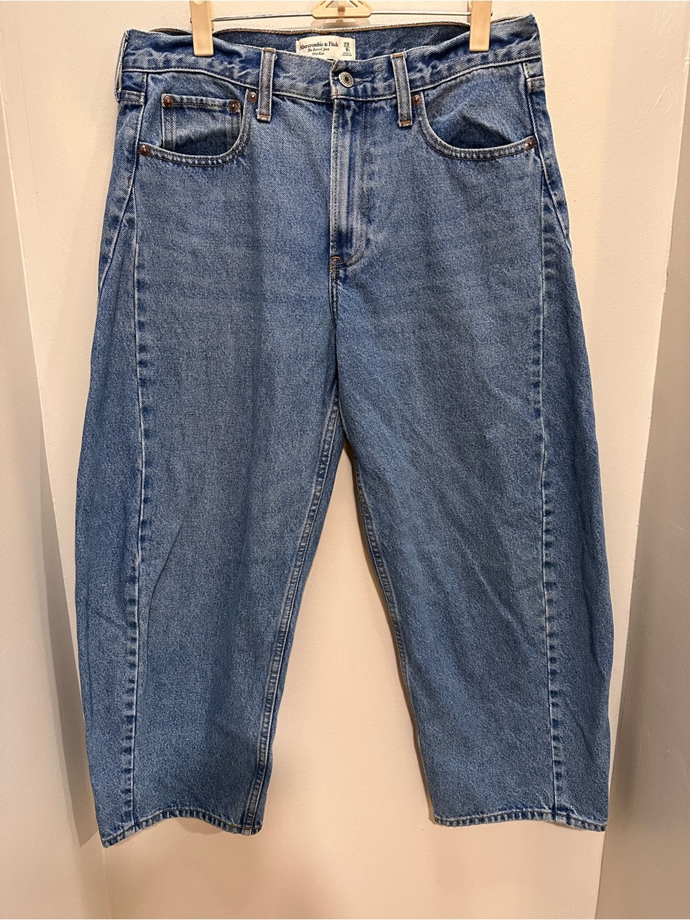 Abercrombie & Fitch Barrel Mid-Rise Relaxed Blue Women's Jeans